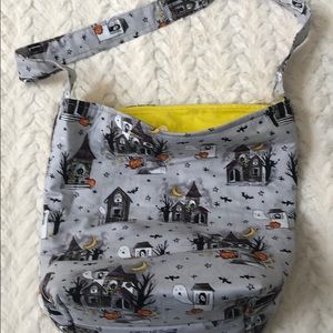 Halloween tote , haunted house,ghosts and pumpkins. Final price